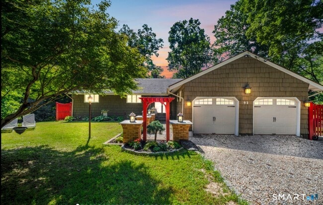 Building Photo - 92 Kenmore Rd