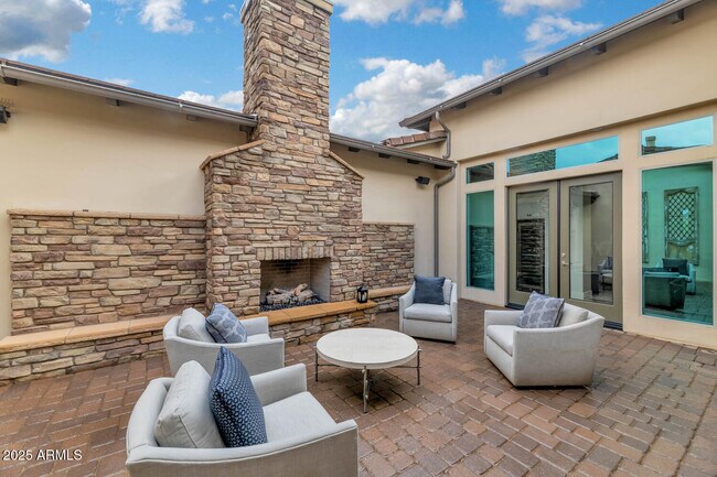 Foto del edificio - 5413 E Juniper Cyn Dr