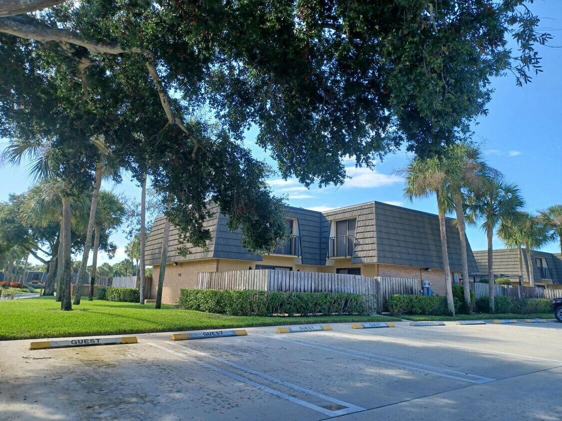 4201 42nd Way, West Palm Beach, FL 33407 Townhouse for Rent in West