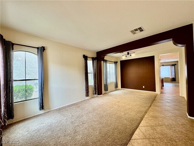 Foto del edificio - 11233 Newbury Hills Ave