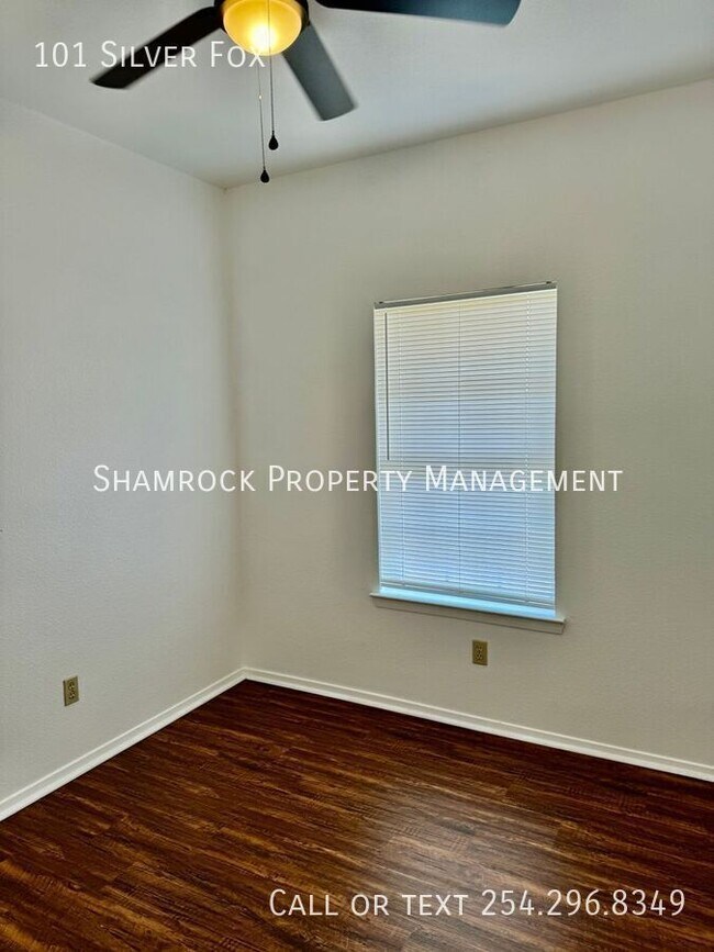 Foto del edificio - Comanche Creek home!