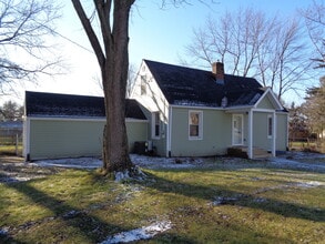 Building Photo - 218 E Milham Ave