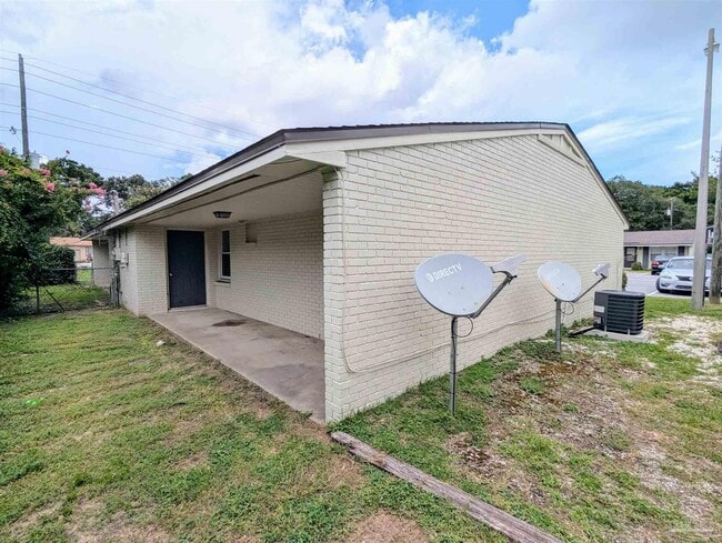 Building Photo - 3751 E Olive Rd