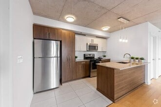 Building Photo - Le 3280 Cavendish