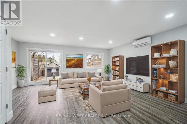 Building Photo - 211-211 Kingham Rd