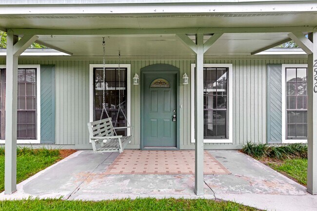 Foto del edificio - Nicely remodeled Northwood 4 bedroom 2 1/2 bath