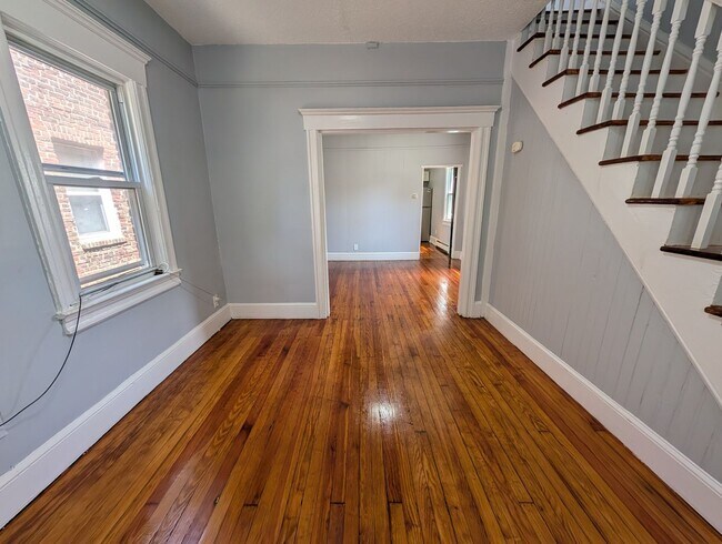 Foto del edificio - 1409 Mattison Ave