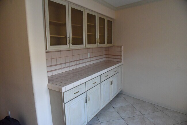 Breakfast room - 1818 Greenfield Ave
