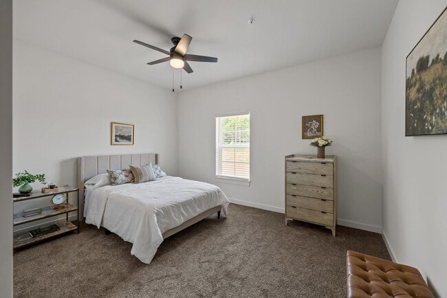 Foto del edificio - Midland Pointe at Lake Norman