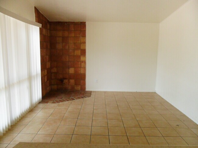 Foto del edificio - 846 E Waverly St