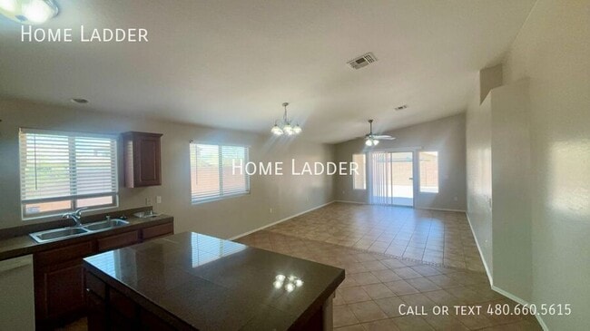 Building Photo - 2349 Oakmont Ln