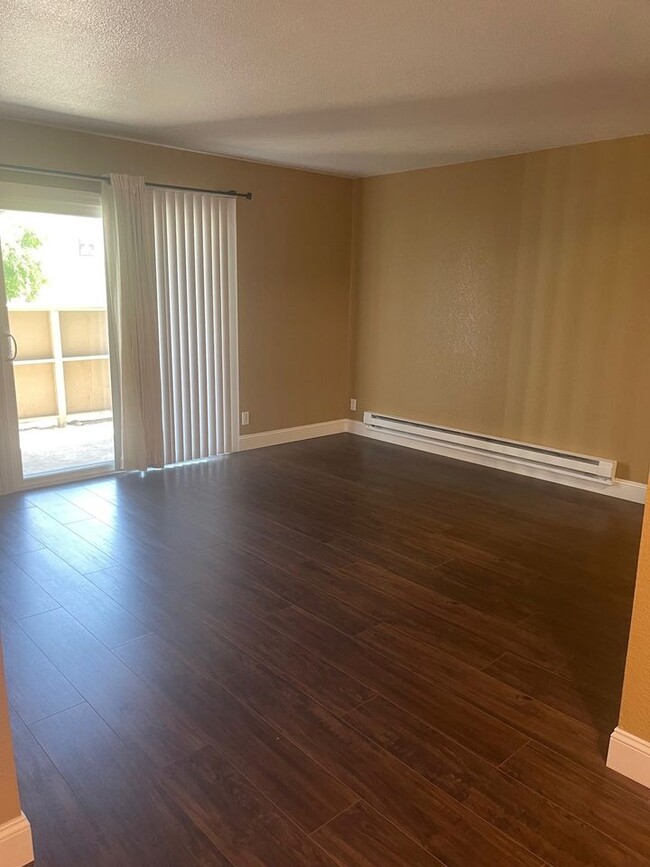 Foto del edificio - 37387 Sequoia Rd