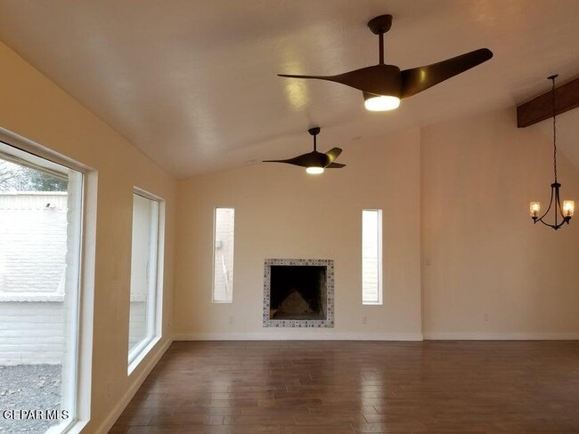 Building Photo - 129 S Apache Gold Lp