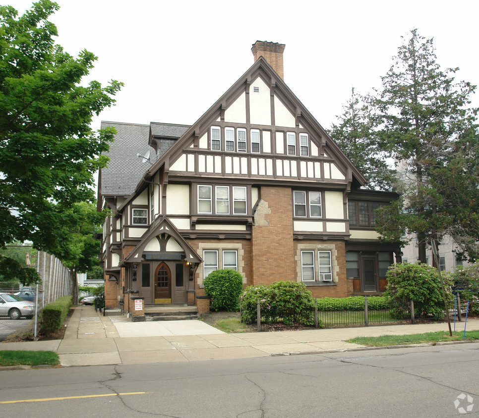 Primary Photo - Mayfield Apartments