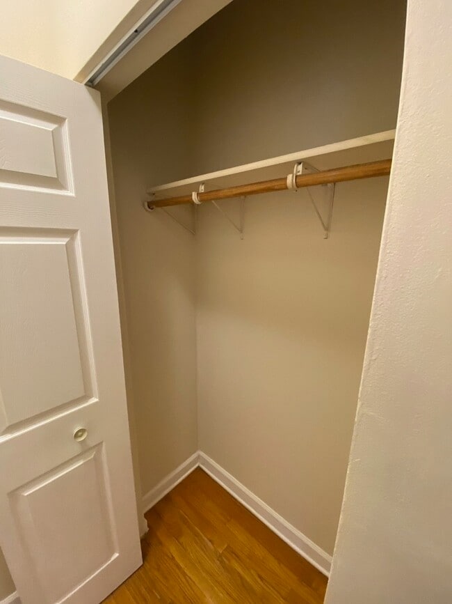 Foto del edificio - 1345 1/2 W Touhy Ave