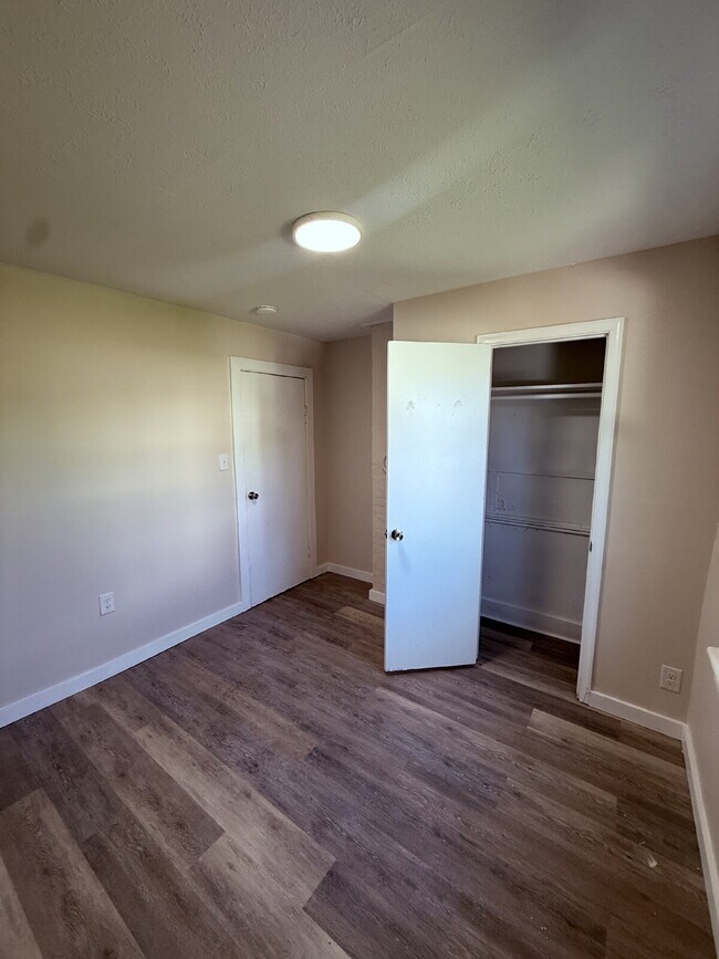 Building Photo - Stand Alone Home - Newly Redone Interior 3 Bedroom 2 Bathroom Corner lot near Virginia Lynchburg ...