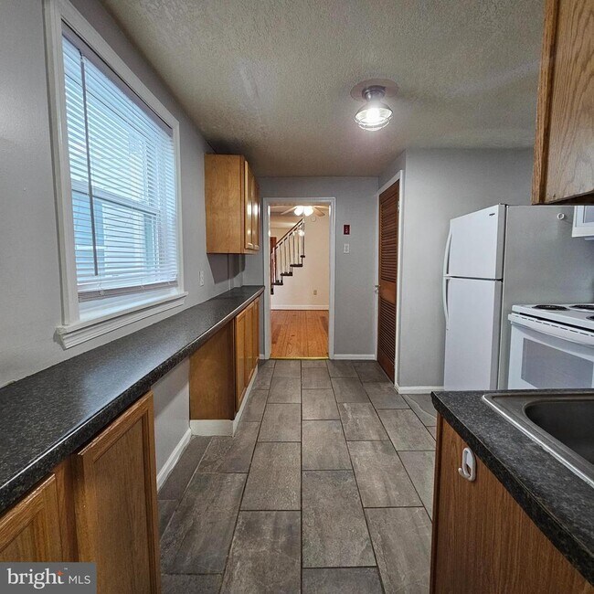 Foto del edificio - 3419 Chestnut Ave