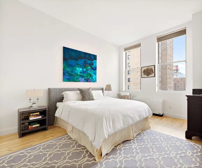 Building Photo - 420 W 25th St