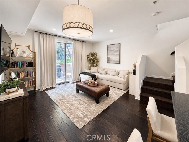 Foto del edificio - 931 E Walnut St