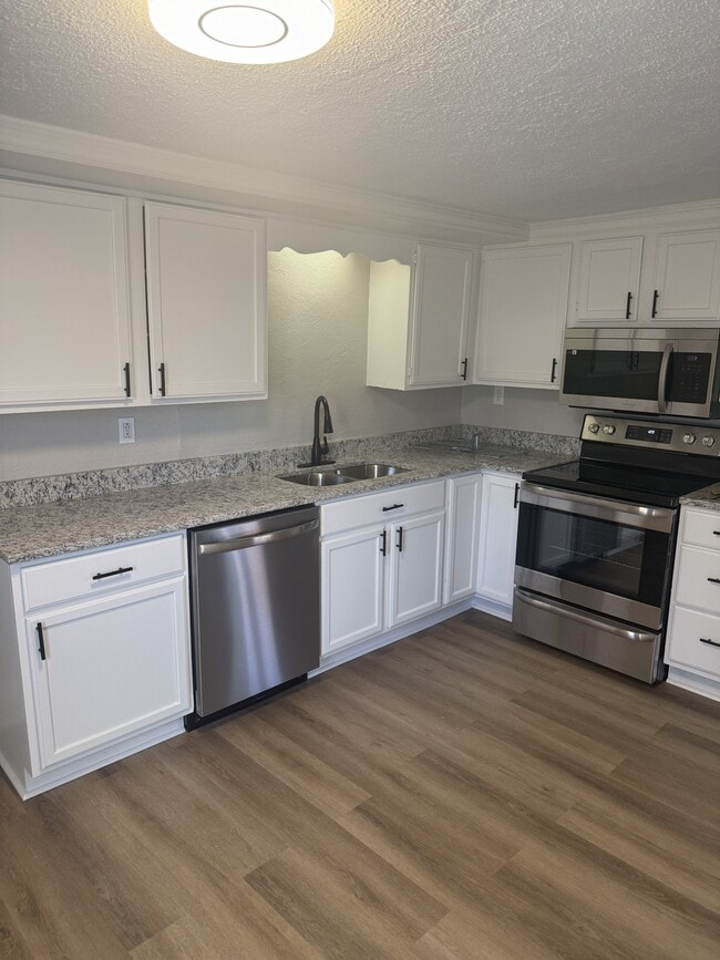 Foto del edificio - 2208 Cheek St