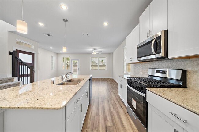 Building Photo - 3116 Moontide Ln
