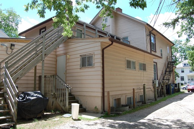 Building Photo - 1 br, 1 bath House - 1021 E University Ave 2