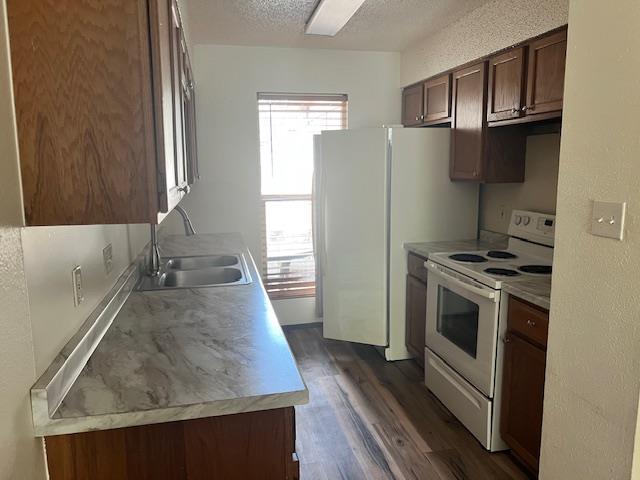 Foto del edificio - 8713 Pineridge Dr
