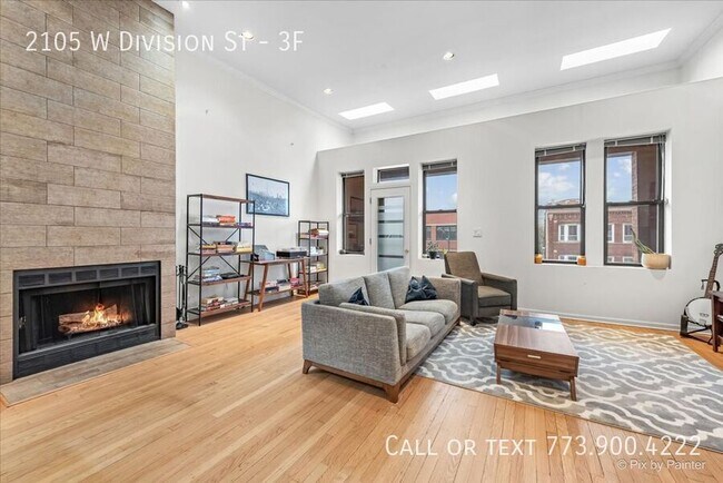 Foto del edificio - Wicker Park 2 bedroom penthouse with in un...