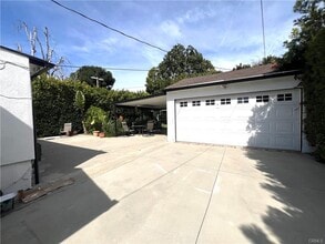 Building Photo - 10347 Weddington St