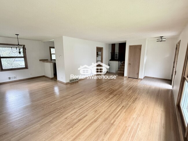 Building Photo - 3813 W 60th St