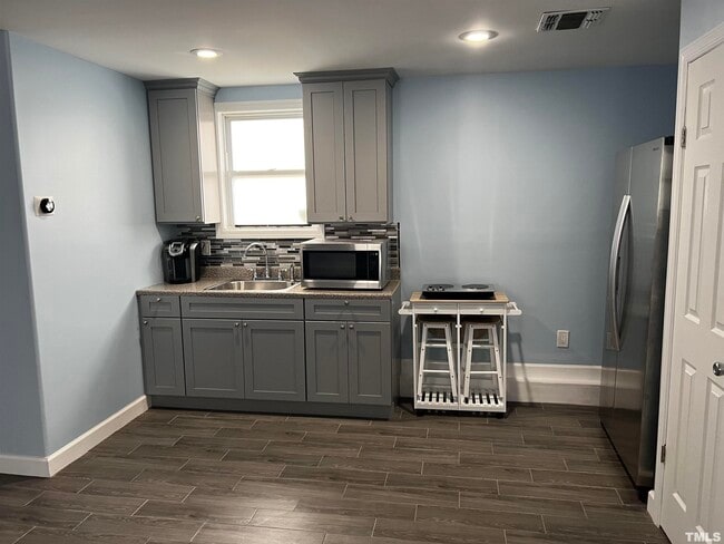 Building Photo - 91 Norman Dr