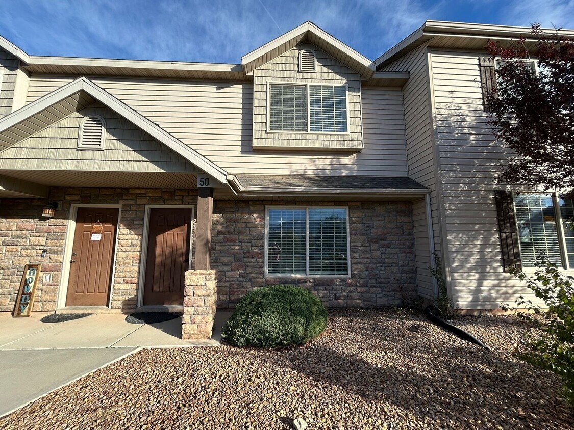 Foto principal - Stunning Cedar Townhome