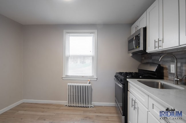 Building Photo - 473 Park Ave