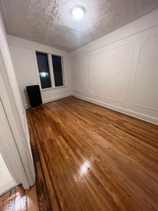 Building Photo - 316 E 211th St