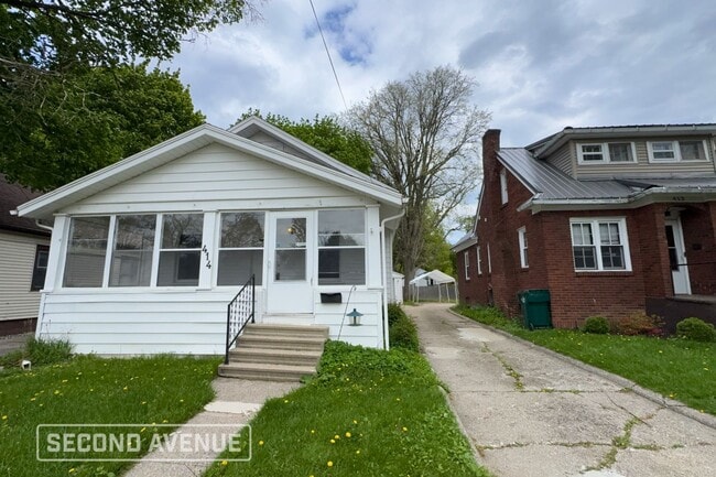 Building Photo - 414 N Hayford Ave