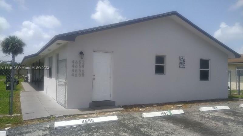 Primary Photo - 4652 Myla Ln