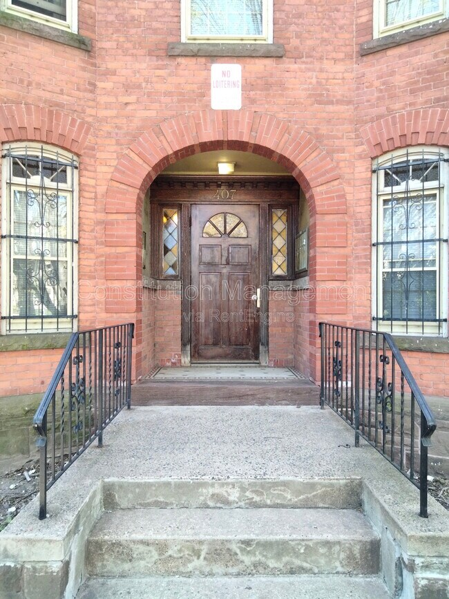 Foto del edificio - 407 Wethers Field Ave