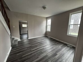 Building Photo - 2708 Rueckert Ave