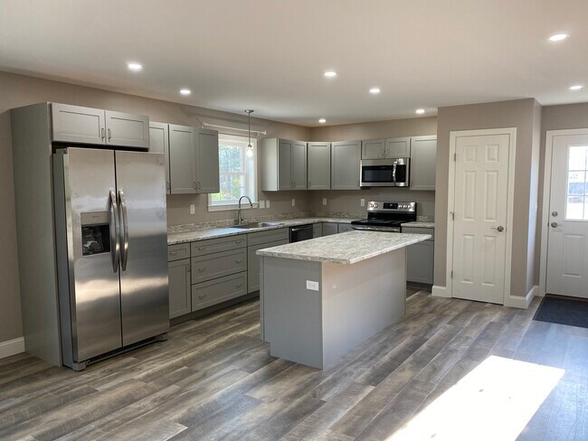 Kitchen - 794 Kelley Rd