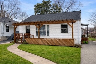 Building Photo - 9526 Big Bend Rd