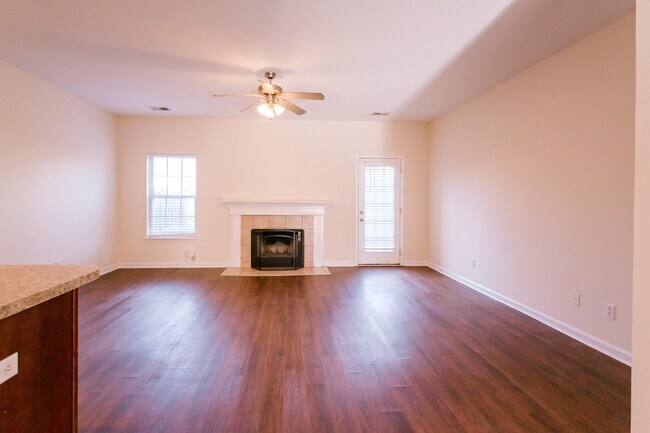 Foto del edificio - 3851 Dylan Pl