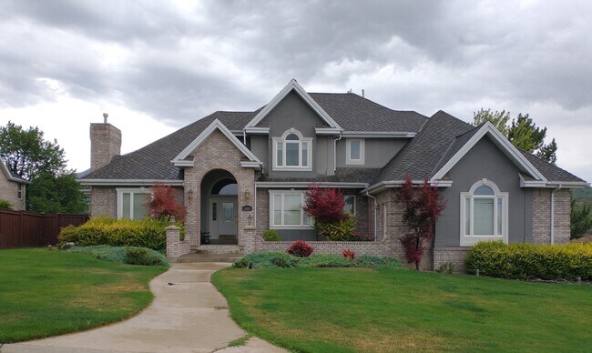Building Photo - 209 W High Sierra Dr