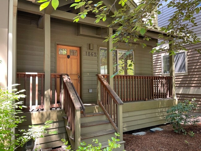 Building Photo - 1862 NW Shevlin Park Rd