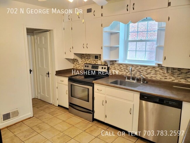 Building Photo - 702 N George Mason Dr
