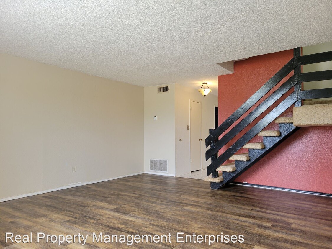 Primary Photo - 2 br, 1.5 bath House - 1208 Northcliff Ave