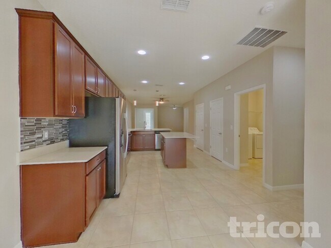 Foto del edificio - 2743 Red Horse Dr