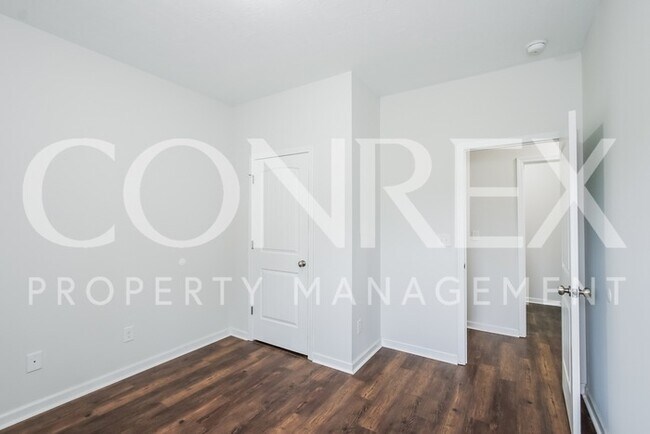 Foto del edificio - Modern and Spacious 4 Bedroom