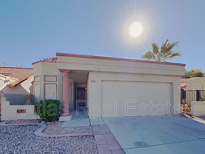 Primary Photo - 609 S Danyell Dr