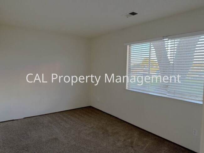 Foto del edificio - Northgate Village Condo 2-Bedroom 1-Bathroom!