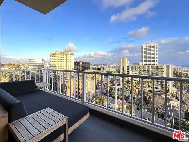 Foto del edificio - 101 California Ave